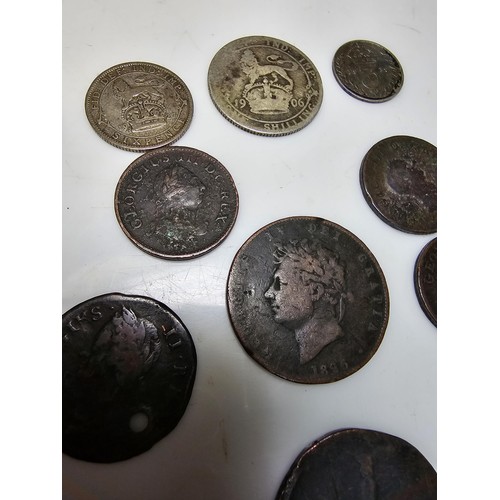 261 - A wooden box containing a large quantity of various vintage and antique British coins which includes... 