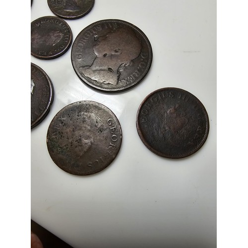 261 - A wooden box containing a large quantity of various vintage and antique British coins which includes... 