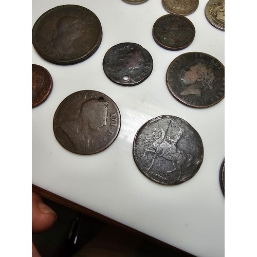 261 - A wooden box containing a large quantity of various vintage and antique British coins which includes... 