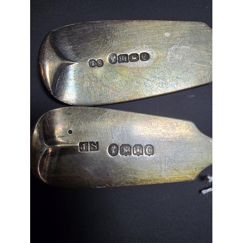 274 - 2x antique large hallmarked silver serving spoons, both hallmarked for Exeter, this assay office clo... 