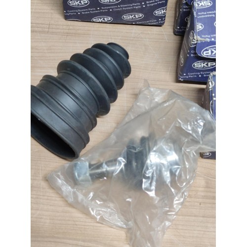 412 - Quantity of VW van parts mostly new in box inc 4x boxed ball joints along with 2x rubber steering ra... 