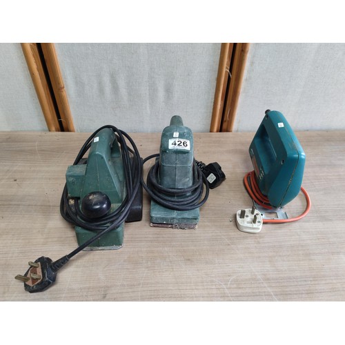 426 - 3x power tools inc Bosch PHO 100 electric plainer, Bosch electric sander and a B&D electric jigsaw D... 