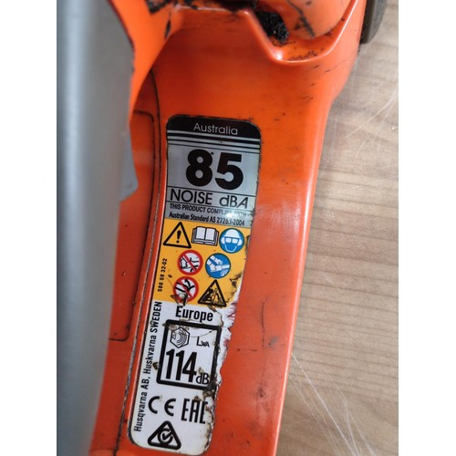 432 - Husqvarna 435 x-torq petrol chainsaw in full working order with 15