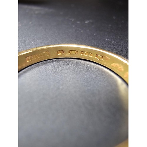 309 - A hallmarked 22ct yellow gold plain wedding band ring in very clean condition and appears to have ha... 