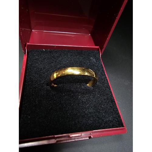 309 - A hallmarked 22ct yellow gold plain wedding band ring in very clean condition and appears to have ha... 