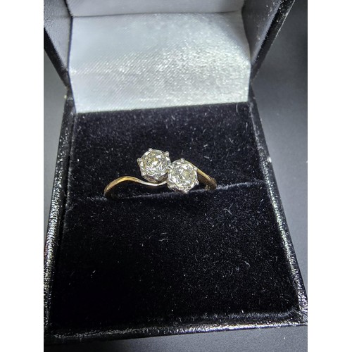 311 - A fine quality hallmarked 18ct yellow gold 2 stone diamond ring inset with 2x 0.256 ct diamonds (5.1... 