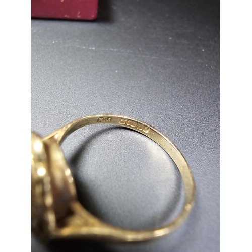 319 - A hallmarked 9ct yellow gold cameo ring in excellent clean condition, boxed. Weight of 1.51g, size J... 