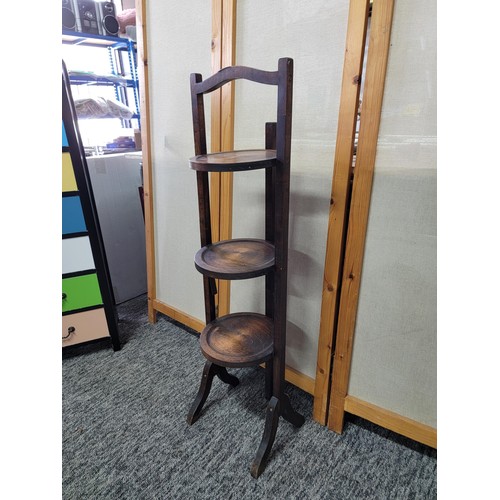 526 - Oak folding cake rack with great aged patina and nice and solid