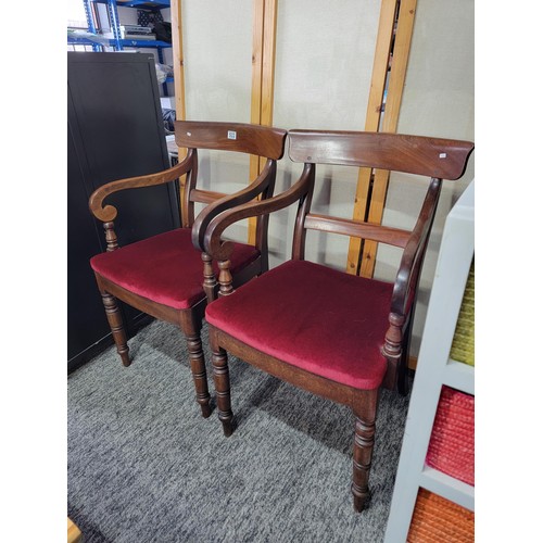 533 - Pair of fine quality antique Georgian carver chairs having good turned legs in solid mahogany frames... 