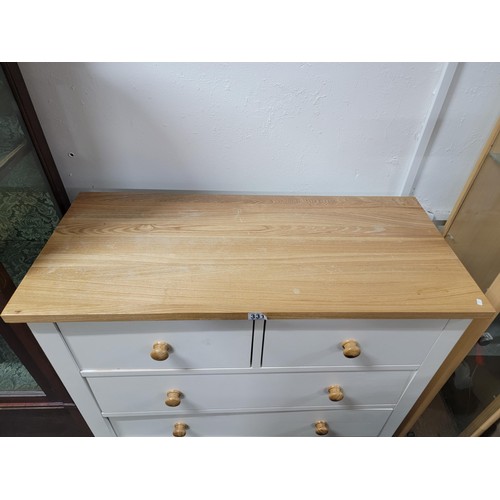 331 - Modern Cream painted 2 over 4 drawer chest with solid oak top with bun handles to each drawer and in... 