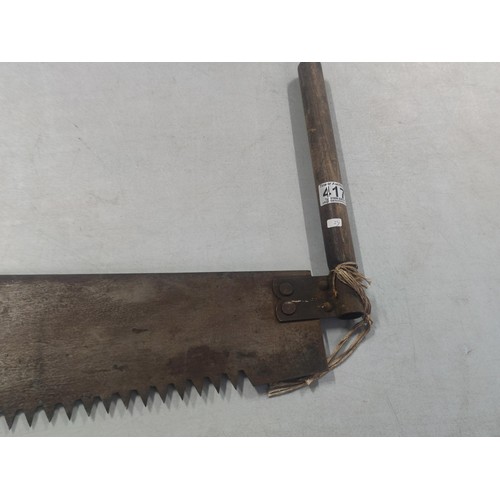 417 - A good quality antique two man cross cut saw, one wooden handle missing, easy replacement, saw measu... 