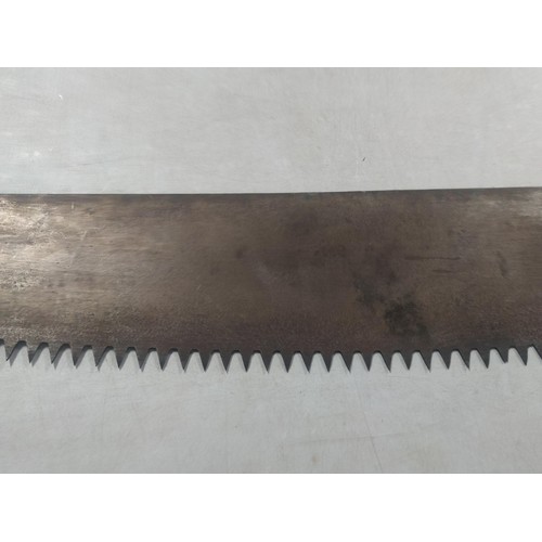 417 - A good quality antique two man cross cut saw, one wooden handle missing, easy replacement, saw measu... 