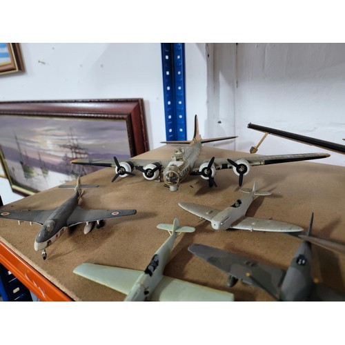 101 - Large collection of 22 model airfix areoplanes inc Spitfires, lancasters, boat planes, Messerschmidt... 