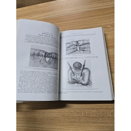 7 - 2x medical reference books to include Gray's Anatomy and emergency surgery by Hamilton Bailey contai... 