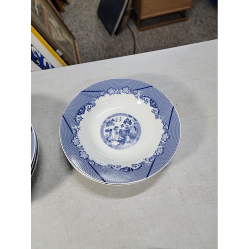 125 - Collection of blue and white china inc 8x waterside willow design dishes, Royal Doulton Booths real ... 