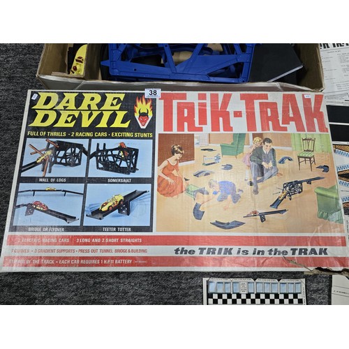 38 - Dare Devil trik trak electric race car set from the 1960's all in good order appears to be complete