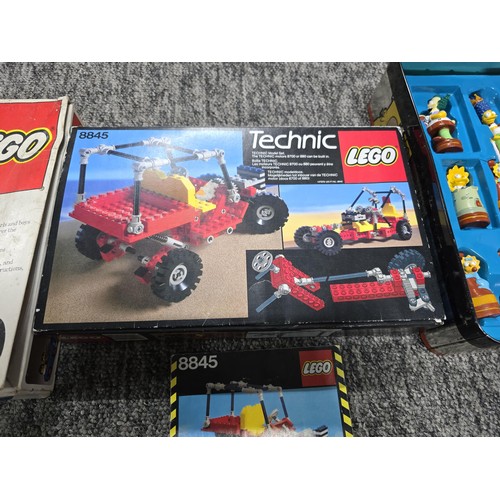 41 - 2 good vintage sets of Lego and The Simpsons chess set to include a vintage Lego set no 40 from 1976... 