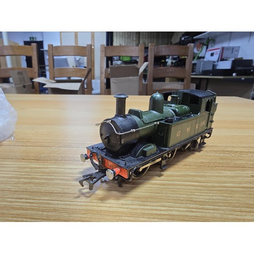 47 - An Airfix 00 gauge pannier tank locomotive GWR, no 1466, class 14XX, unboxed, clean and serviced wit... 