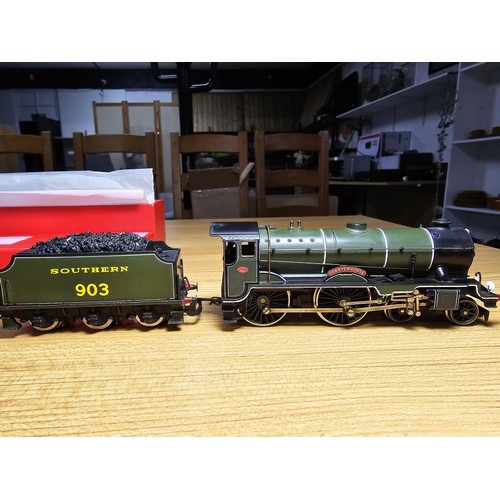 51 - A Hornby R2742 Schools class 4-4-0 southern locomotive and tender Charterhouse no 903, painted drive... 