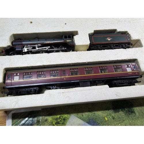 56 - A rare boxed Hornby R1007 football special train set to include Liverpool loco and tender, 3 matchin... 