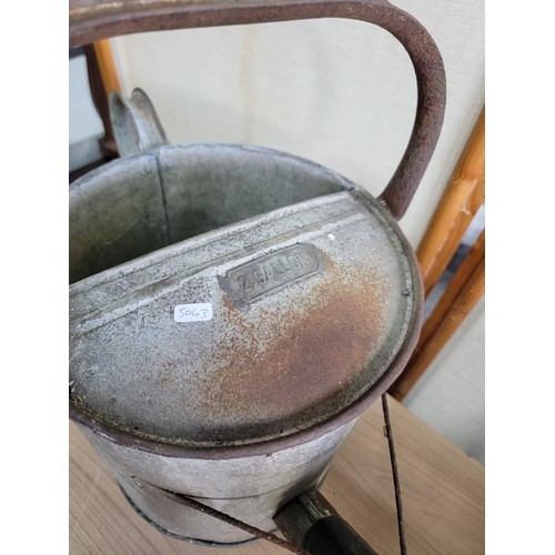 359 - Collection of galvanised items inc 3x watering cans inc a 2.5gal, 1.5gal Beldray, galvanised mop buc... 