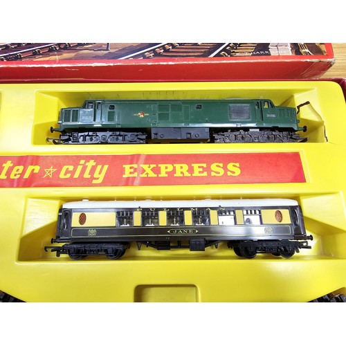 62 - A rare tri-ang Hornby RS9 intercity express train set VR Class 37 green locomotive, cleaned and serv... 