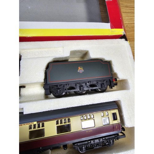 70 - A boxed as new hornby R2133M limited edition Sudeley Castle train pack with a Sudeley castle 7025 lo... 