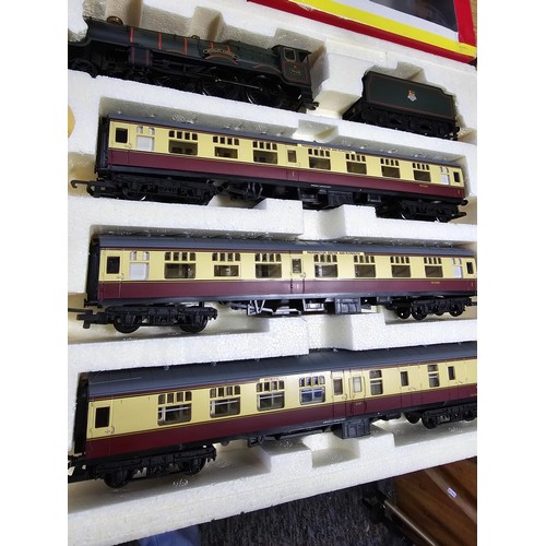 70 - A boxed as new hornby R2133M limited edition Sudeley Castle train pack with a Sudeley castle 7025 lo... 