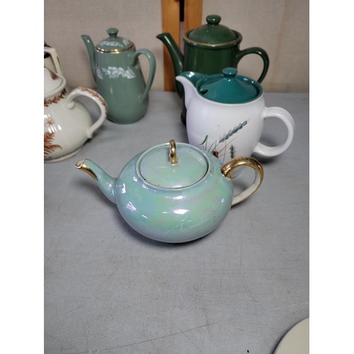 443 - 2x boxes containing a large quantity of 15x ceramic teapots inc Royal Albert Old Country Roses, a dr... 