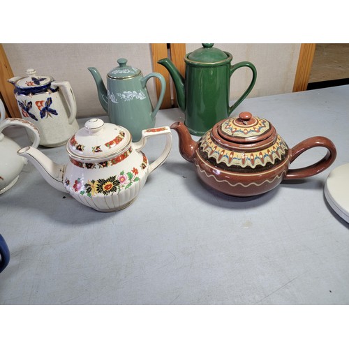 443 - 2x boxes containing a large quantity of 15x ceramic teapots inc Royal Albert Old Country Roses, a dr... 