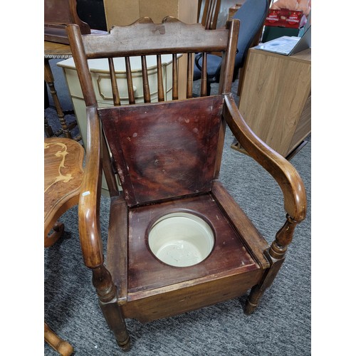 451 - Antique Georgian oak elbow chair commode chair with lift up lid complete with pot, in good order