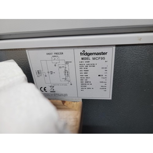 454 - Fridgemaster small chest freezer model MCF 95 in good clean condition, measures 85cm high, 54cm wide... 