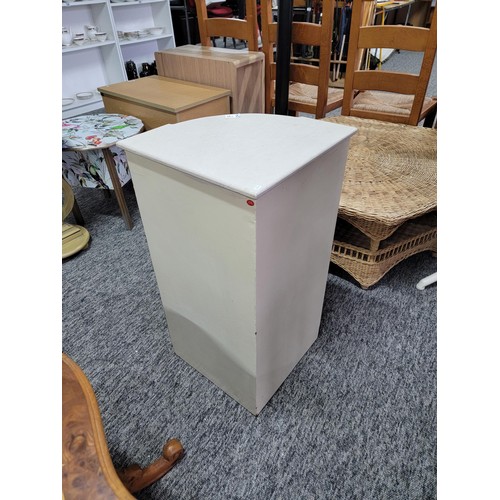 470 - Good quality painted corner cupboard unit - French style with drawer to the tp and door to the base ... 