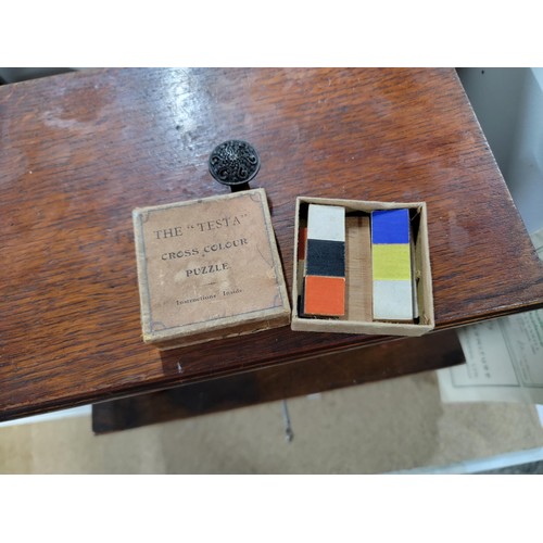 141 - 3x wooden boxes inc a 4 drawer mahogany slides storage box, an oak lidded wooden box containing a qu... 