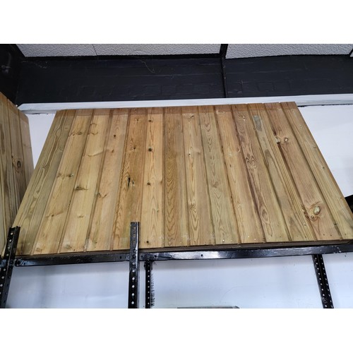 416 - 6x good quality heavy duty wooden fence panels measuring 95cm high 151cm long