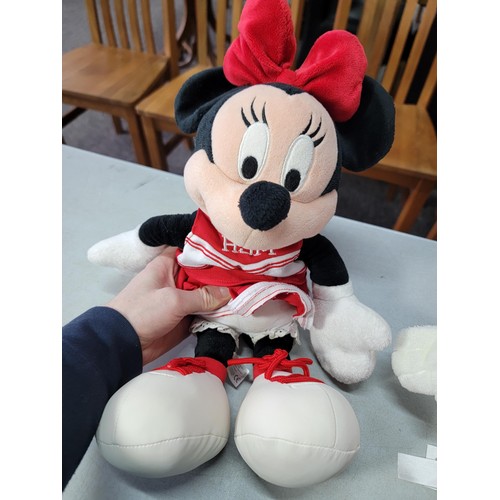 7 - Collection of Disney and Build A Bear to include 4x Disney soft toys and 2x Build A Bear teddy bears... 