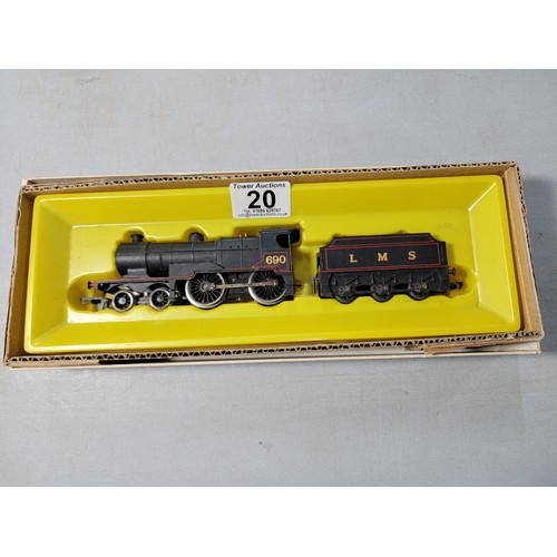 20 - Hornby R450 locomotive and tender LMS 4-4-0 Class 2P re-boxed in good condition