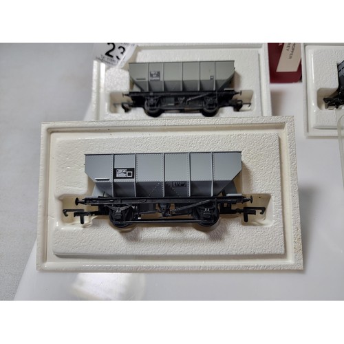 23 - 4x boxed model railway rolling stock 21 ton hoppers , all by Dapol and all in good order. see photos... 