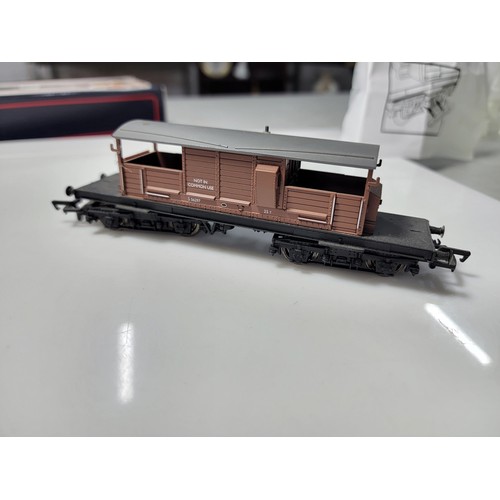 24 - Boxed as new Bachmann 33-825 25 ton Queen Mary Brake Van BR Brown