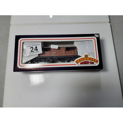 24 - Boxed as new Bachmann 33-825 25 ton Queen Mary Brake Van BR Brown