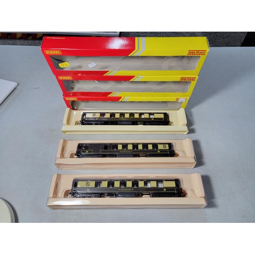 27 - 3x Pullman Parlour car sets all in their original boxes inc a Pullman brake car, model number R4312 ... 