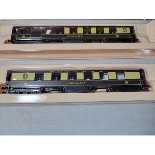 27 - 3x Pullman Parlour car sets all in their original boxes inc a Pullman brake car, model number R4312 ... 