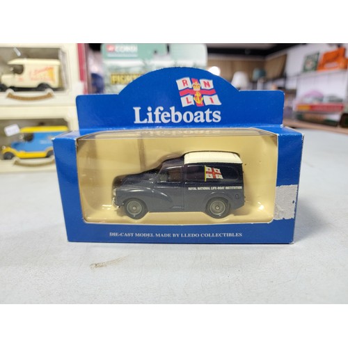 33 - 7x boxed Diecast vehicles inc a Corgi Fighting Machines truck, 2x by Oxford Diecast etc