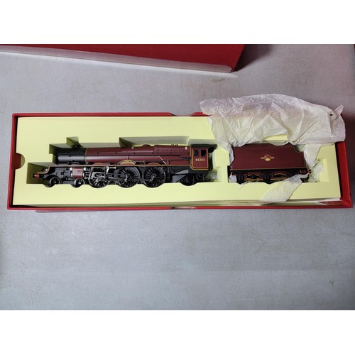 35 - Brand New and Boxed Hornby R1106K The Royal Train Set, Princess Locomotive and Tender, 3x Royal Trai... 