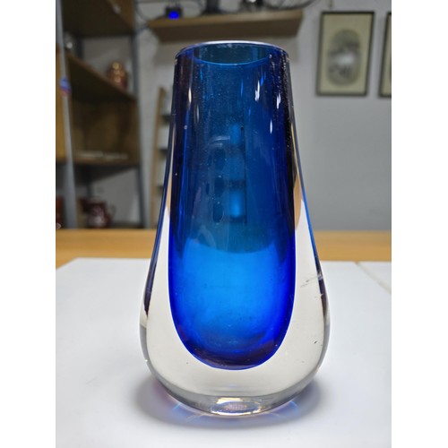 157 - 3x good quality art glass vases to include a stunning genuine Murano Flavio Poli Seguso vase, a Whit... 