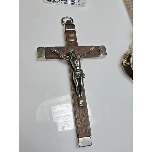 164 - Large wood and metal crucifix pendant marked Italy along with 2x sheet music clips, 1x by Yamaha. He... 