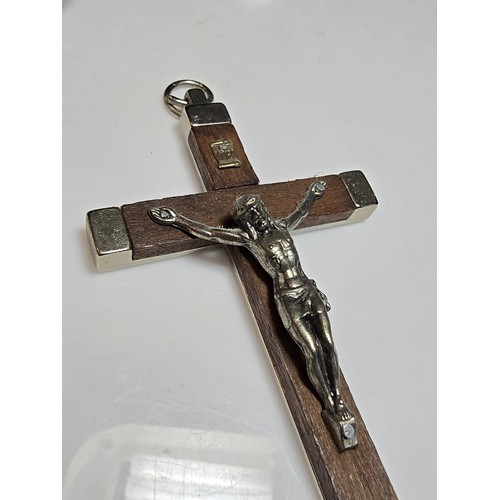 164 - Large wood and metal crucifix pendant marked Italy along with 2x sheet music clips, 1x by Yamaha. He... 