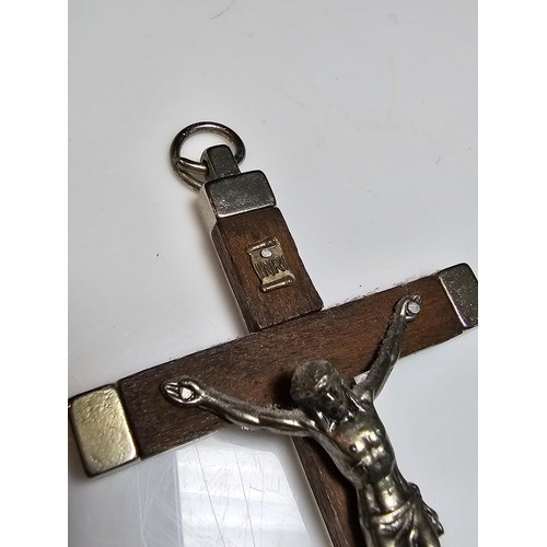 164 - Large wood and metal crucifix pendant marked Italy along with 2x sheet music clips, 1x by Yamaha. He... 