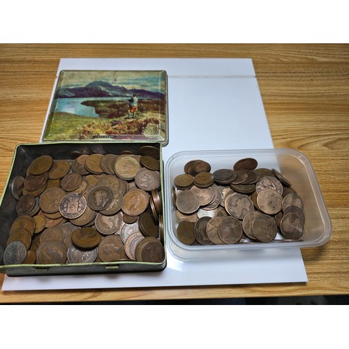 168 - 2x tubs full of vintage and antique British coins to include a large quantity of copper pennies with... 