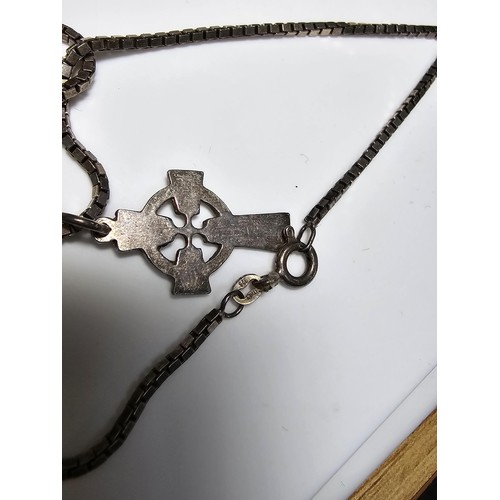 182 - 925 Silver Celtic cross pendant on a good quality 16 inch 925 Silver box link neck chain in clean co... 